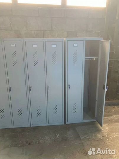 Шкафы металлические для раздевалок