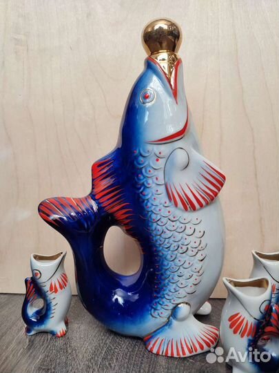 Штоф со стопками. Фарфор