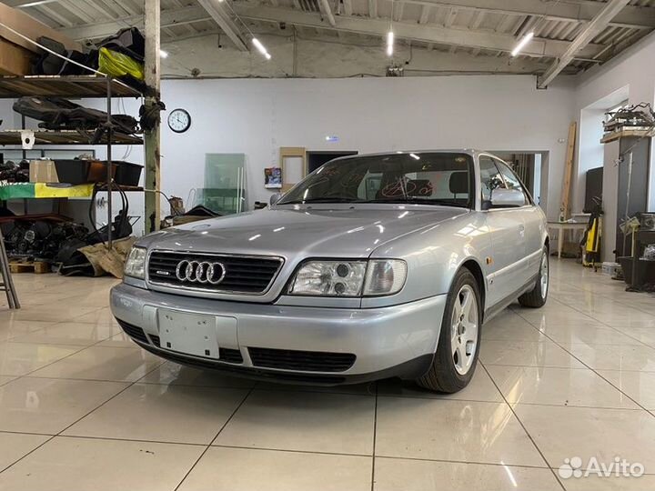 Пластик салона Audi A6 C4 AAH 1995