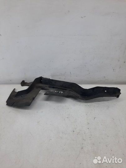 Дефлектор радиатора Audi A6 универсал 1.9 2006