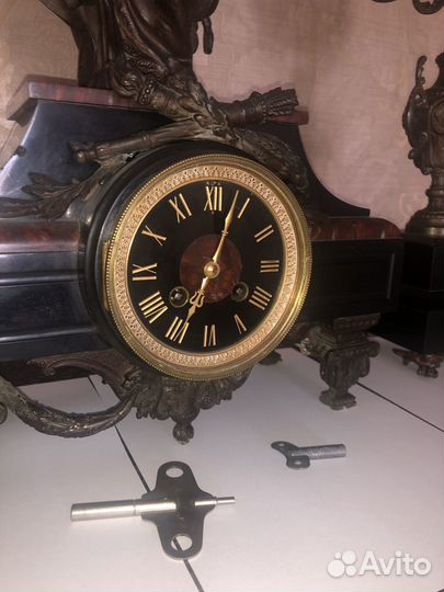 Старинные каминные часы