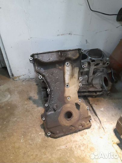 Клапанная крышка на лансер 10