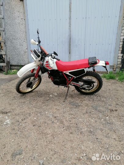 Продам мотоцикл Yamaha xt250
