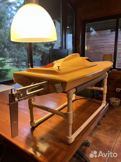 Радиоуправляемый катер Insane