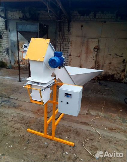 Весовой дозатор муки песка семян