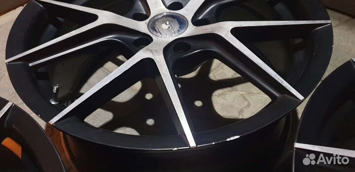 Литые диски на Kia Optima R18 5x114,3