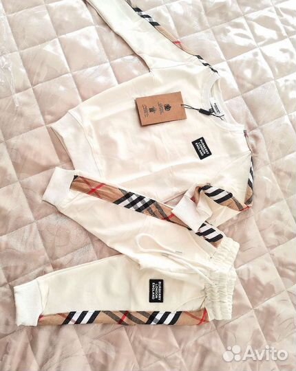 Костюм Burberry