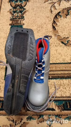 Лыжные ботинки