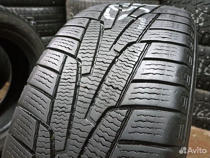 Kumho I'Zen KW31 235/55 R17 99R