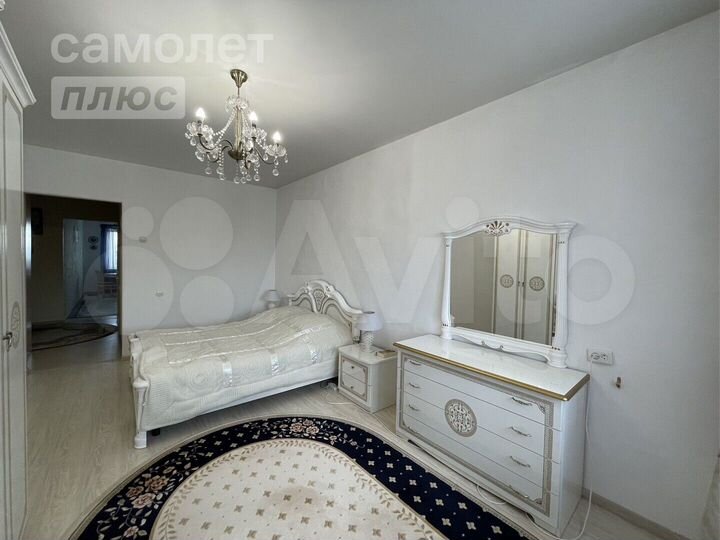 2-к. квартира, 75,5 м², 9/9 эт.