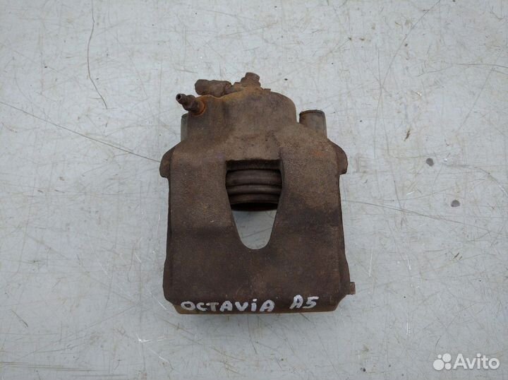 Суппорт передний правый Шкода Октавия А5