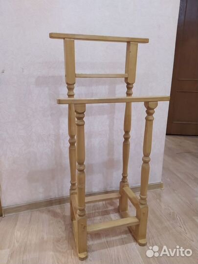 Вешалка плечики напольная деревянная