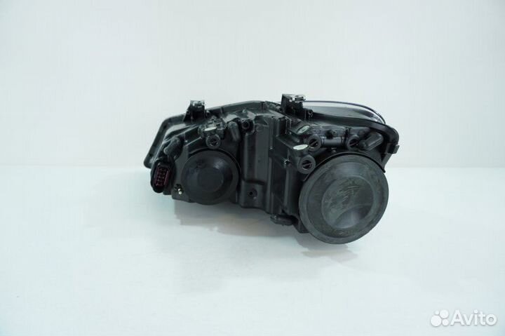 Фара правая Volkswagen Polo 5 2015