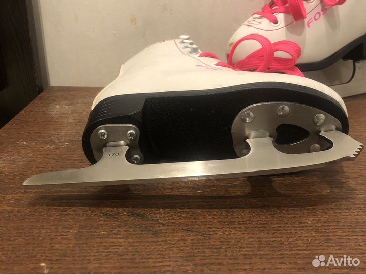 Продам коньки