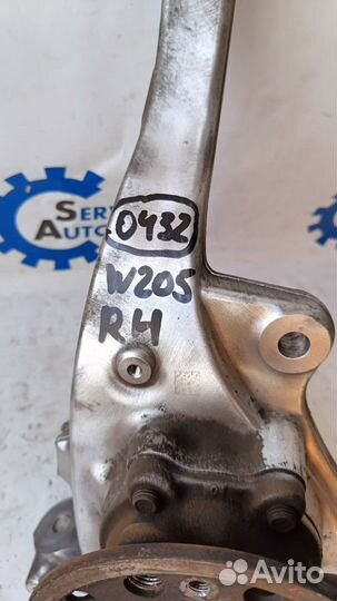 Mercedes W205 14- Цапфа правая передняя 0432