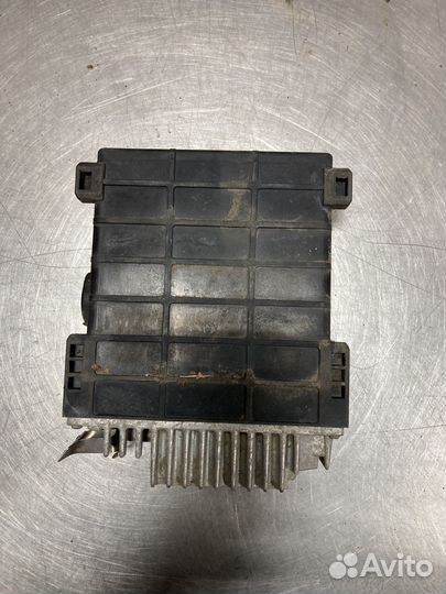 Блок управления двигателем mercedes w124 2.3