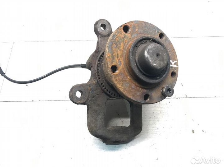 Поворотный кулак передний правый Mercedes Sprinter