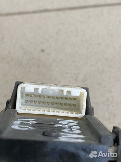 Блок стеклоподъемников toyota corolla 120 5700