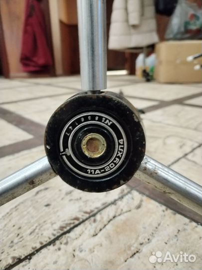 Стойка для микрофона, столик под музыку