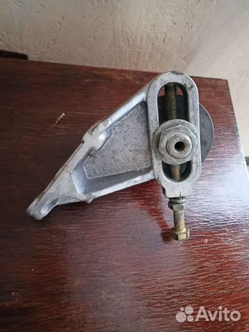 Продам ролик натяжной на компрессор ямз 236-236