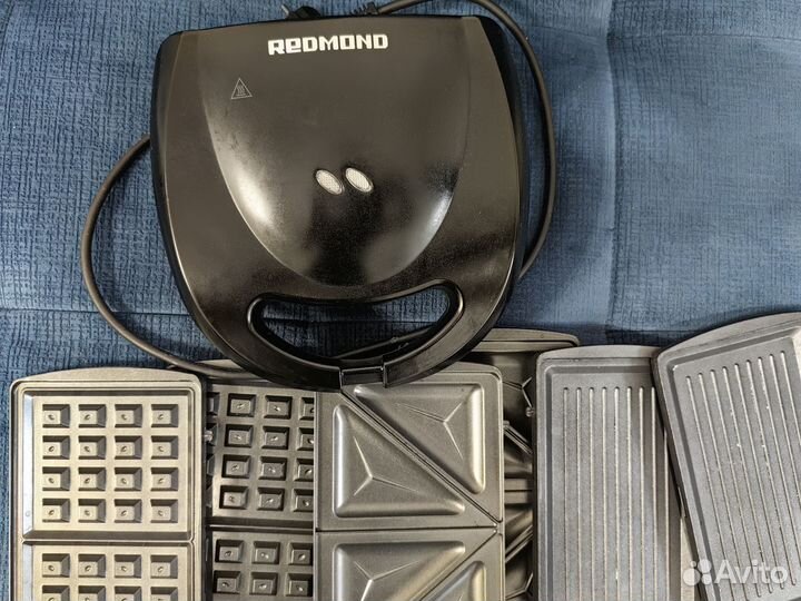 Вафельница redmond