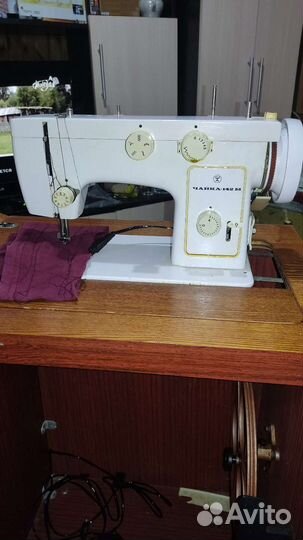 Швейная машина Чайка 142м