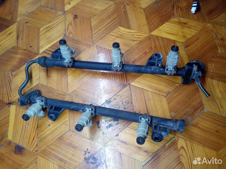 Топливная рампа с форсунками Hyundai xg300