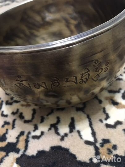 Тибетская поющая чаша полной луны