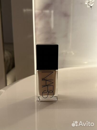 Тональный крем nars