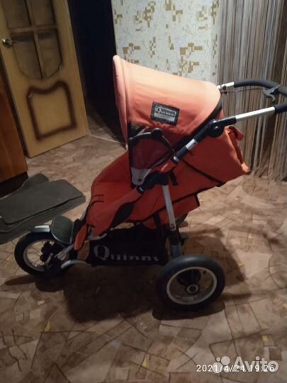 Коляска quinny