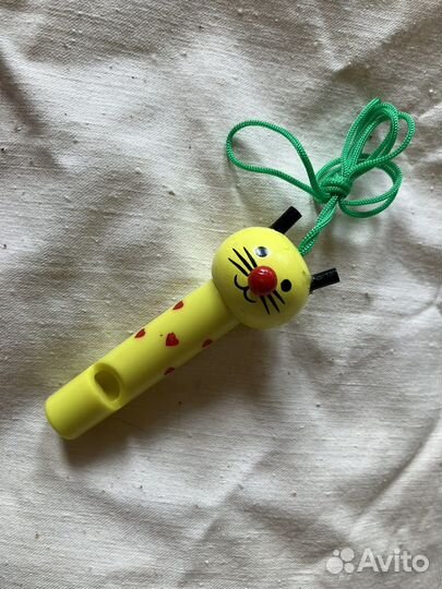 Свисток детский на шнурке