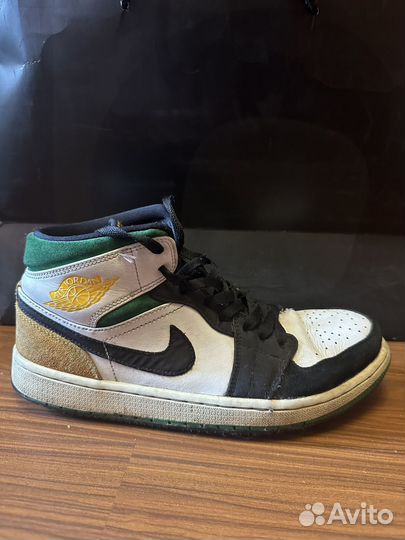 Air Jordan 1 Mid Oakland