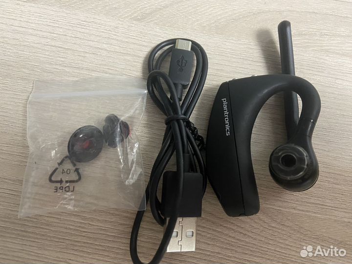 Bluetooth гарнитура Plantronics Voyager 5200