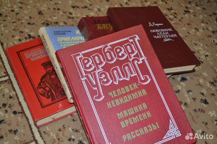 Книги в ассортименте