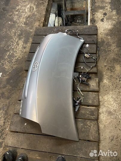 Крышка багажника в сборе Toyota Avensis 2