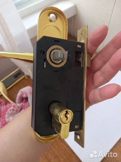 Замок врезн. Apecs для входных и межком. дверей