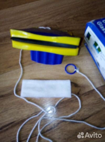 Магнитная щетка для мытья окон