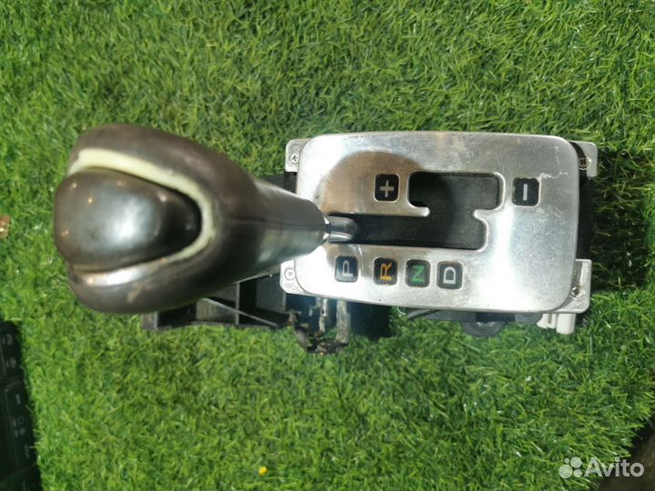 Селектор АКПП Hyundai XG / Grandeur 2.5