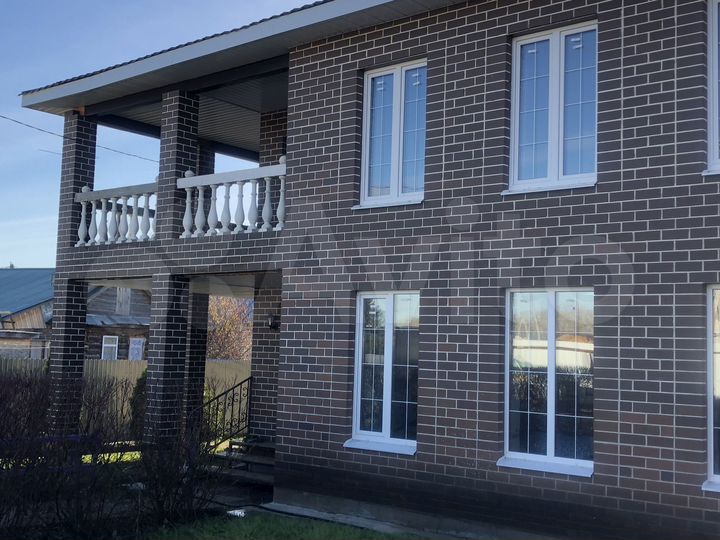 Коттедж 260 м² на участке 7,5 сот.