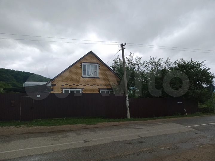 Дом 180 м² на участке 8 сот.