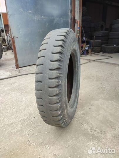 Deestone D502 8.25 R20