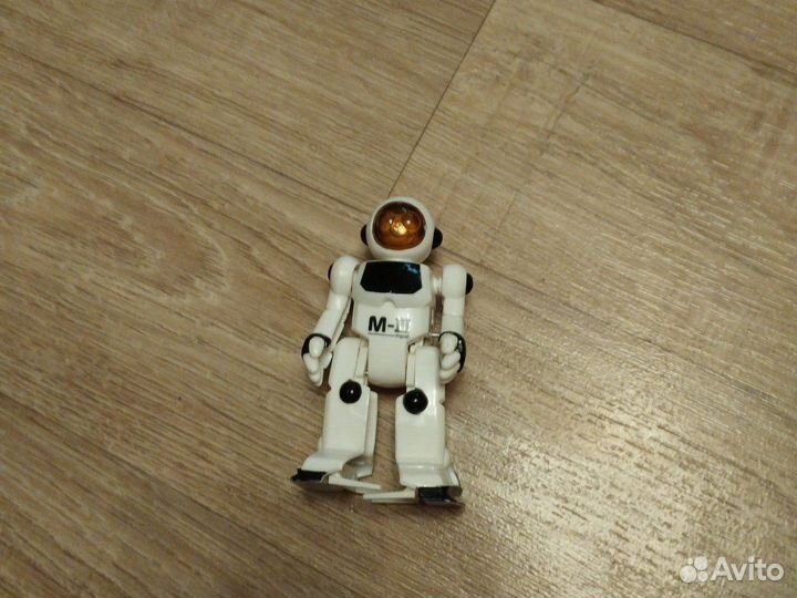 Игрушка робот