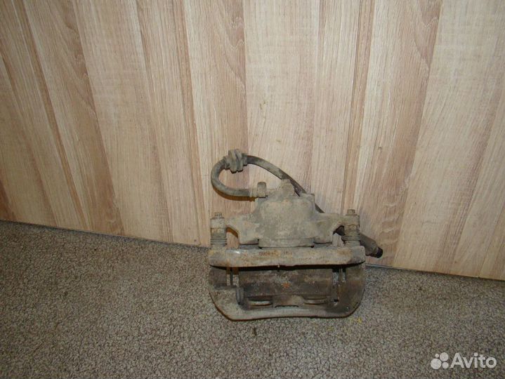 Суппорт передний правый Chevrolet Cruze (J300)