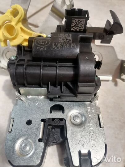 Замок крышки багажника