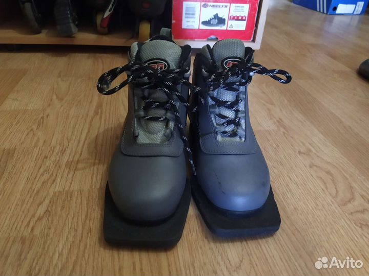 Лыжные ботинки 35 размер