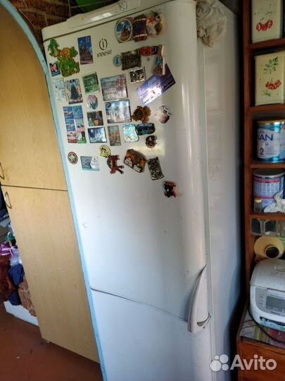 Холодильник бу indesit