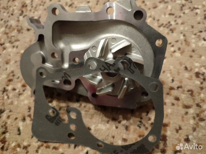 Помпа на renault logan