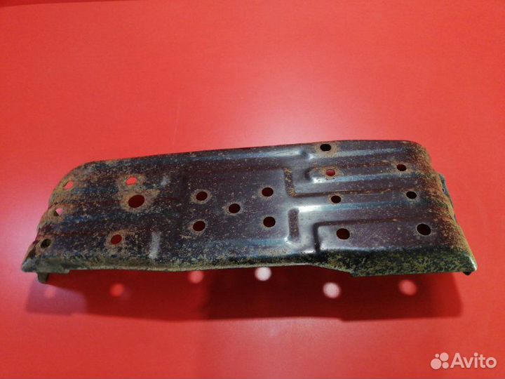 Защита топливного бака Toyota Hilux Surf VZN130G