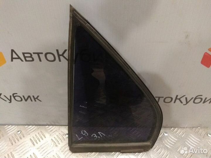 Стекло глухое двери (форточка) заднее левое