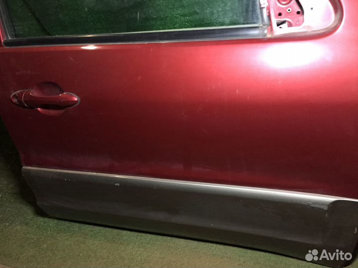 Дверь передняя правая Mazda Tribute epew Пустая